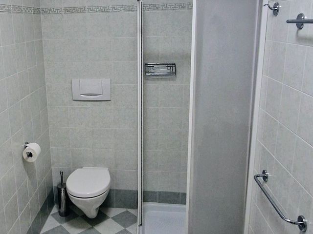 Bagno con box doccia